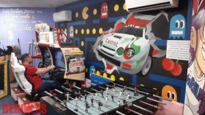 Murales Parque Infantil Pacman Comecocos Castrol Coche 300x100000